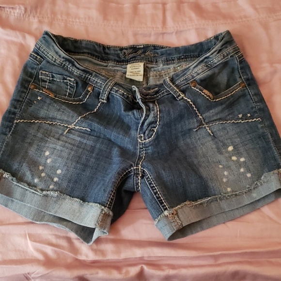 Shorts - Picture 1 of 3